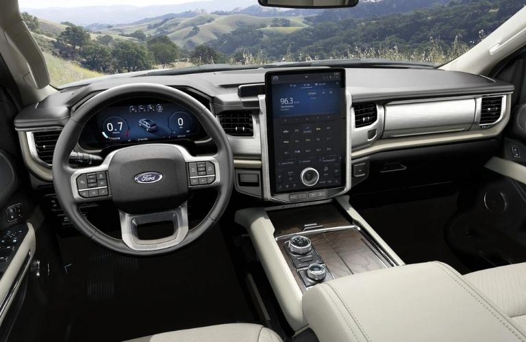 Dashboard design with new infotainment system in the 2022 Ford Expedition
