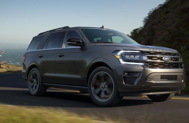 Side view of a 2023 Ford Expedition.