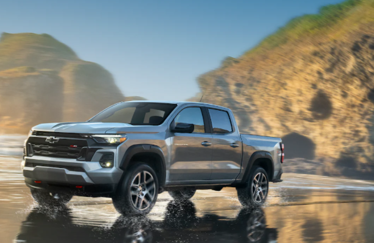 2024 Chevrolet Colorado side view 