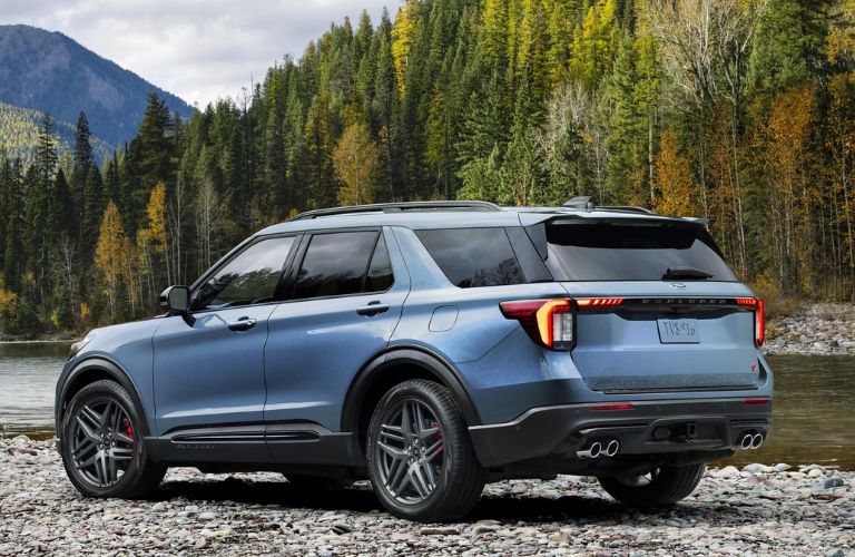 2025 Ford Explorer exterior rear side view